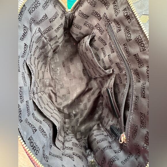 Michael Kors Cindy Medium Size Satchel Black Handbag - Picture 7 of 13